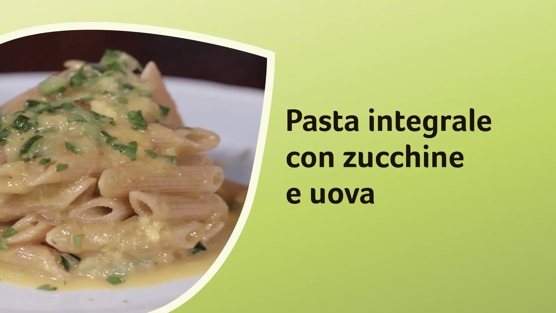 piatto di pasta con zucchine e uova