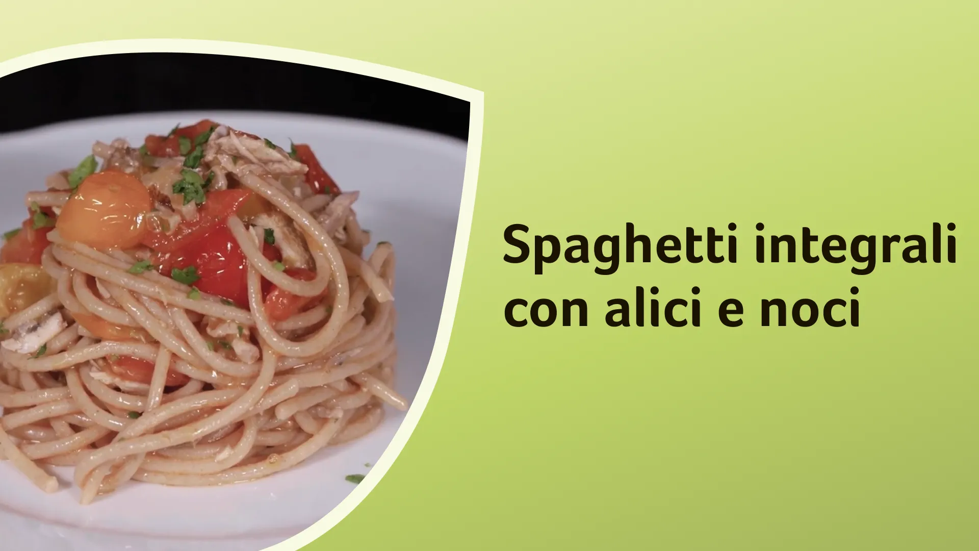piatto di spahetti con pomodorini ripassati in padella e alici