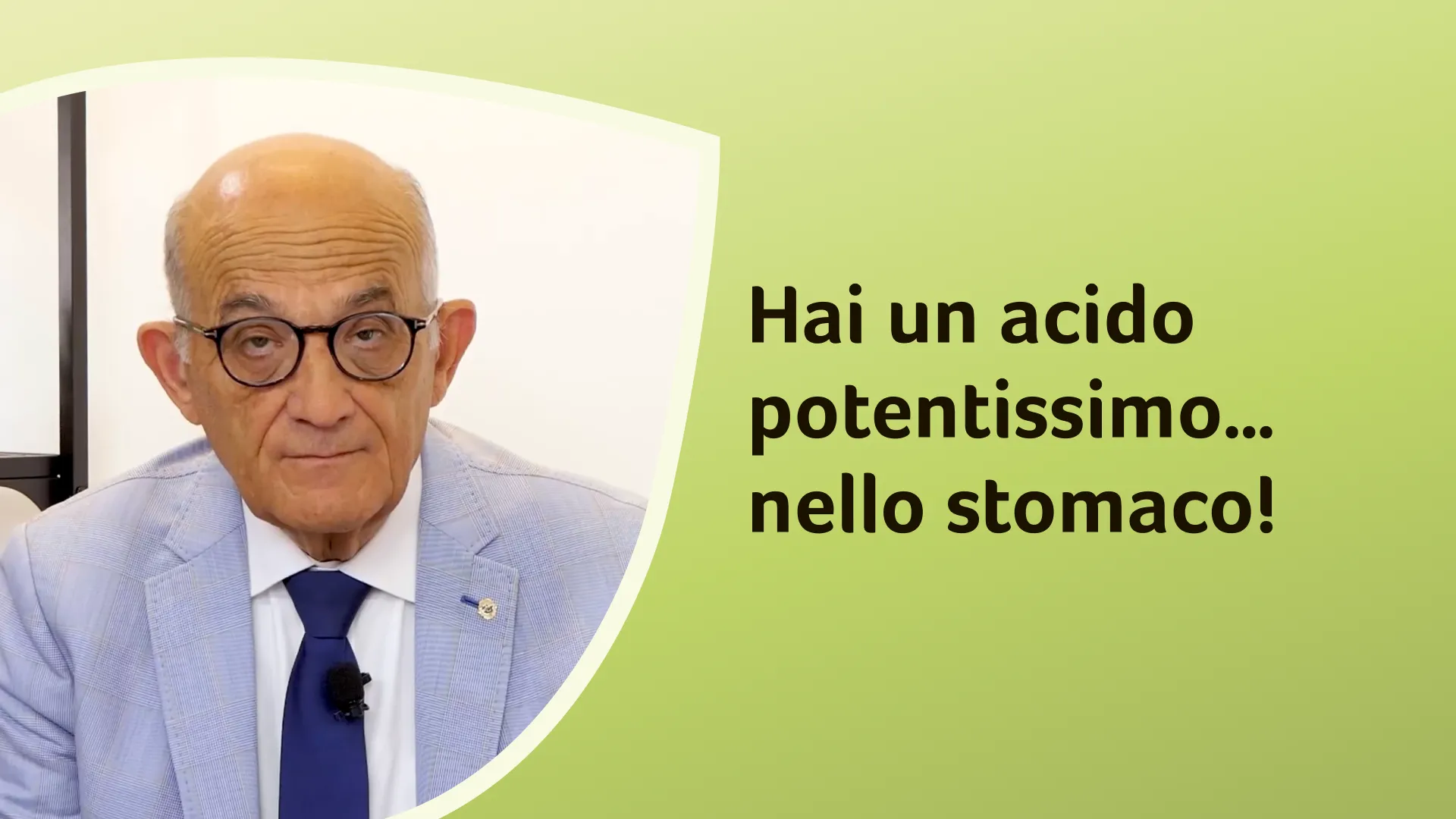 Il dottor Rossi guarda in camera con serietà. Sullo sfondo è riportato il titolo dell'episodio "Hai un acido pontentissimo... nello stomaco!"